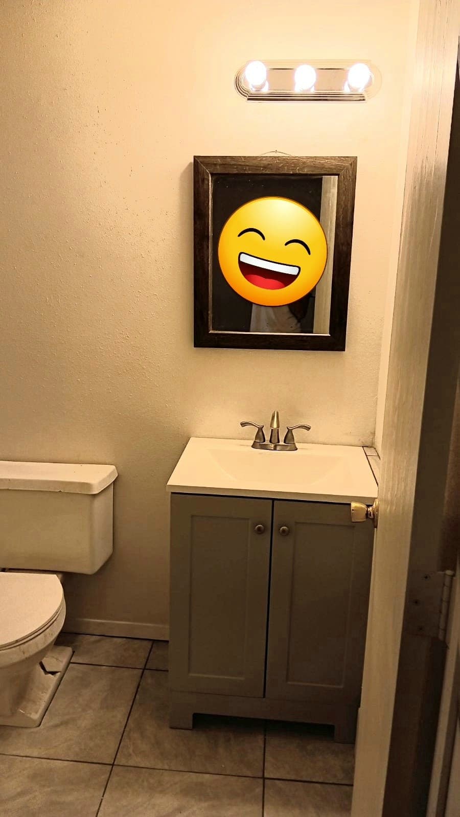 Bathroom vanity with cabinet and mirror